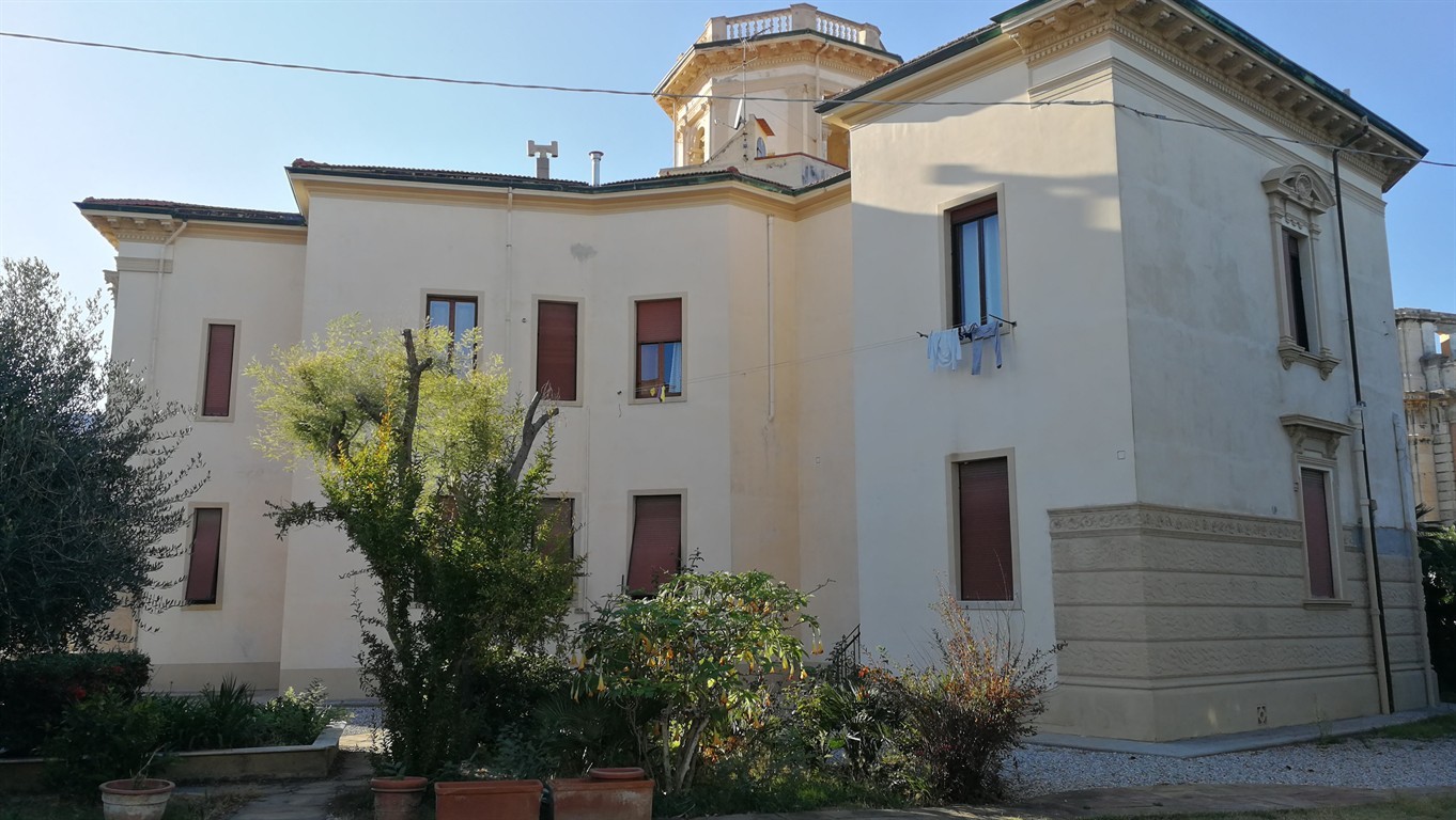 Accademia in villa quadrifamiliare